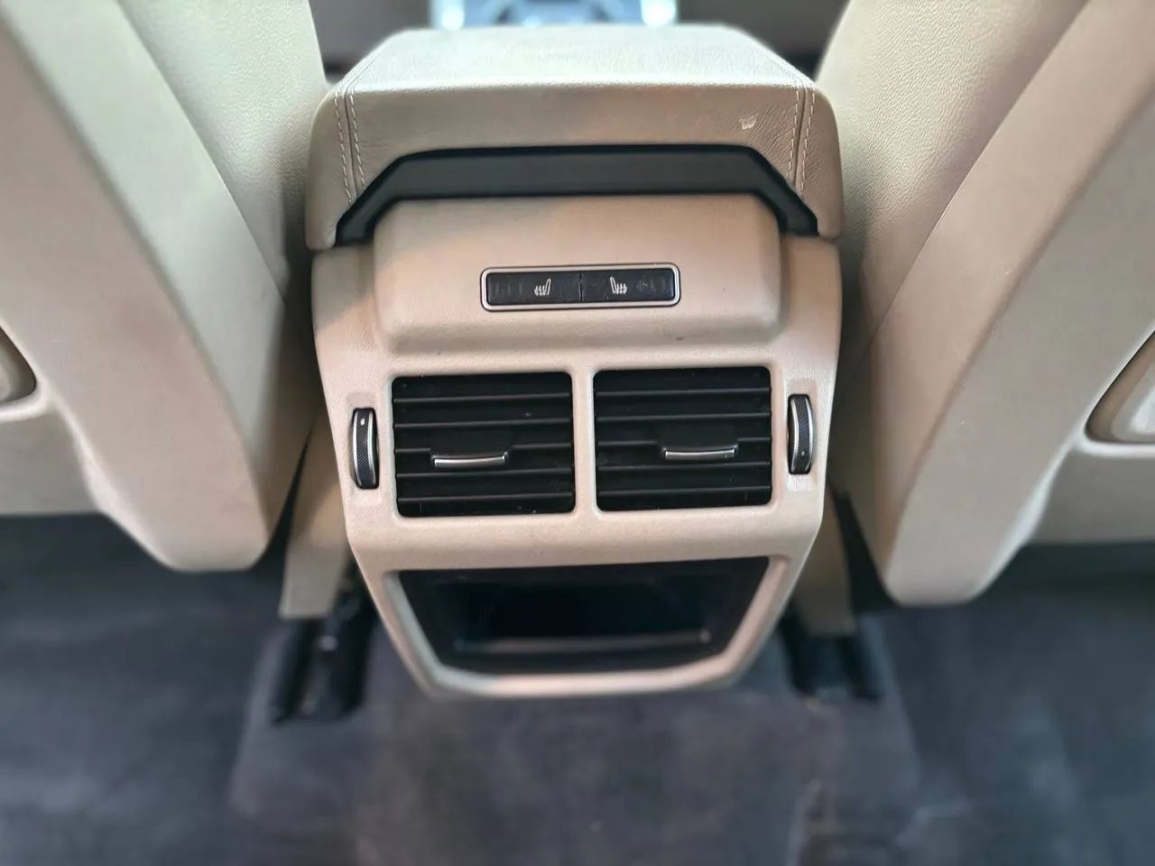 2015 Land Rover Range Rover Evoque Pure Plus Sport Utility 4D — photo 27 of 52