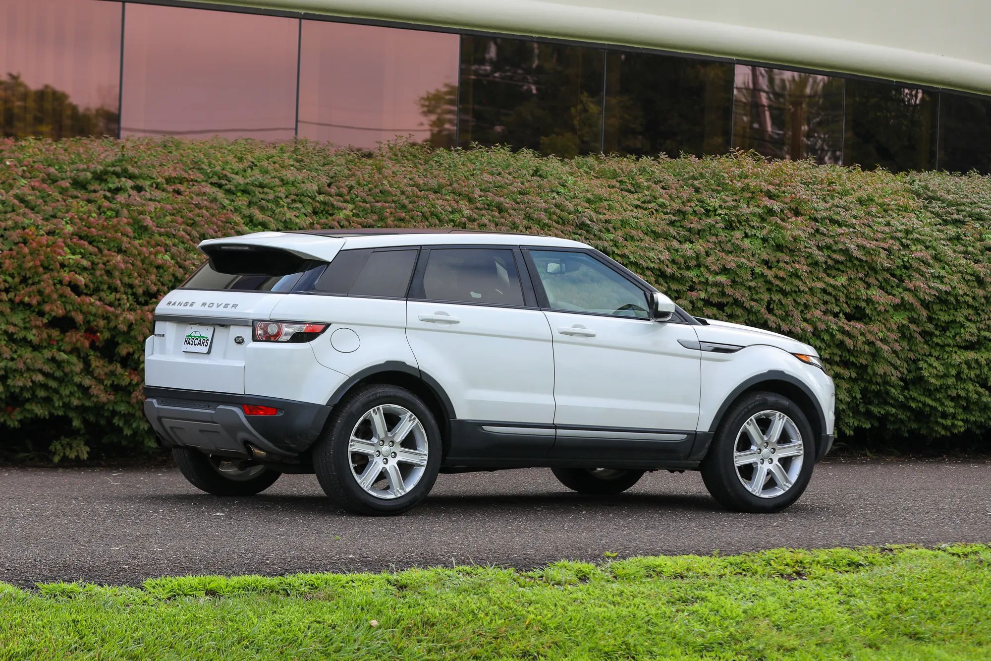 2015 Land Rover Range Rover Evoque Pure Plus Sport Utility 4D — photo 34 of 52
