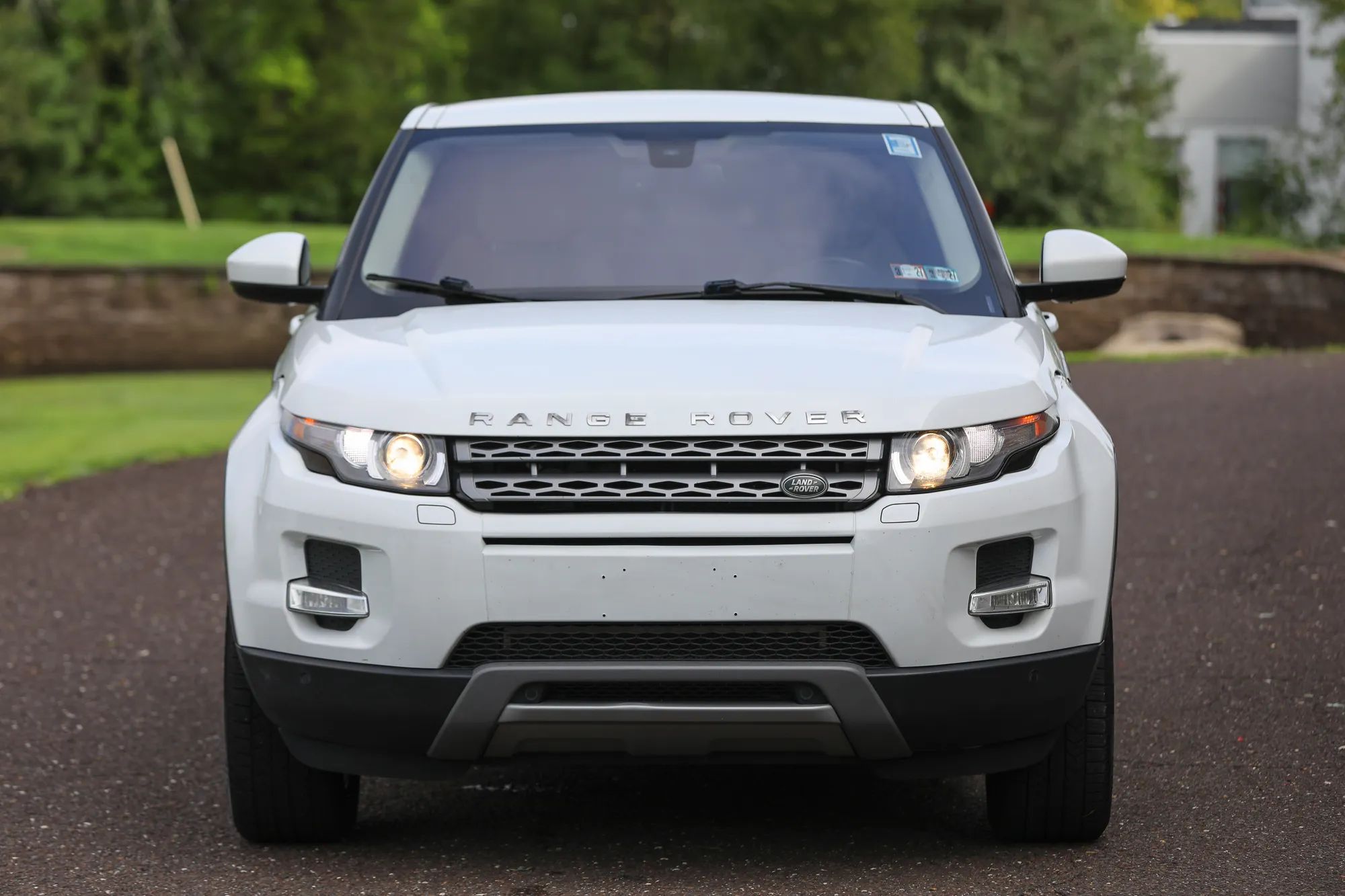 2015 Land Rover Range Rover Evoque Pure Plus Sport Utility 4D — photo 38 of 52