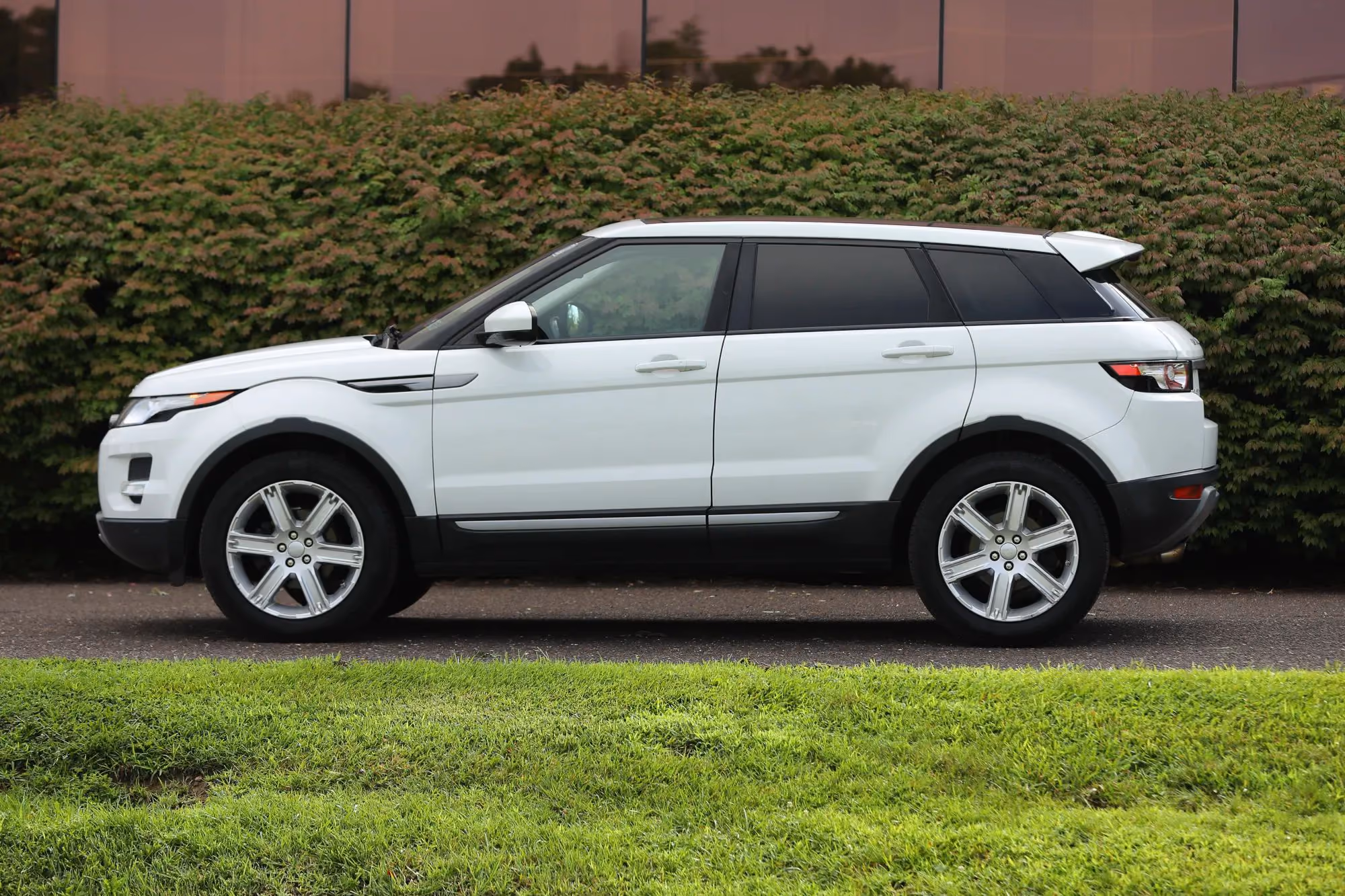 2015 Land Rover Range Rover Evoque Pure Plus Sport Utility 4D — photo 44 of 52