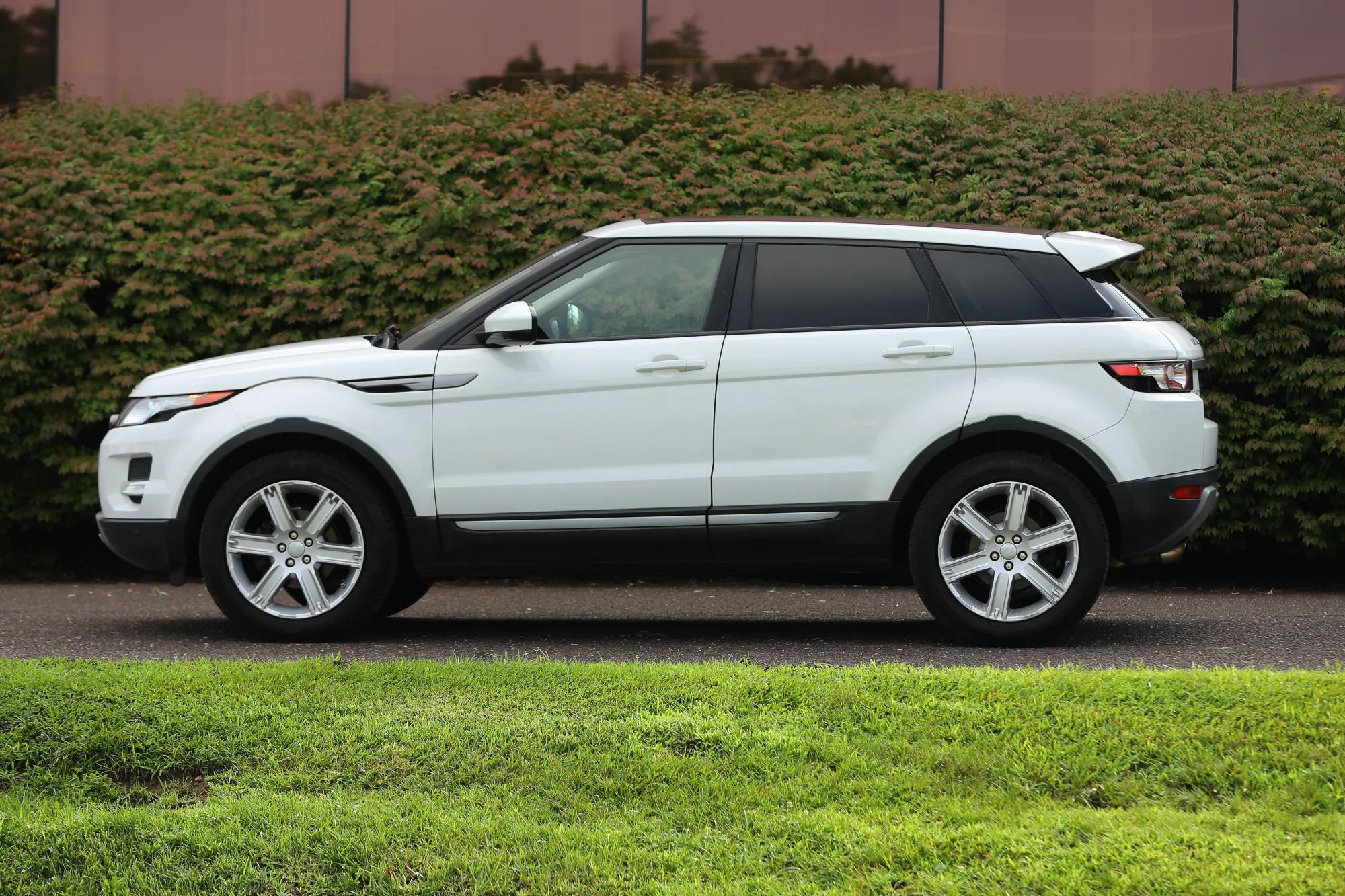 2015 Land Rover Range Rover Evoque Pure Plus Sport Utility 4D — photo 44 of 52