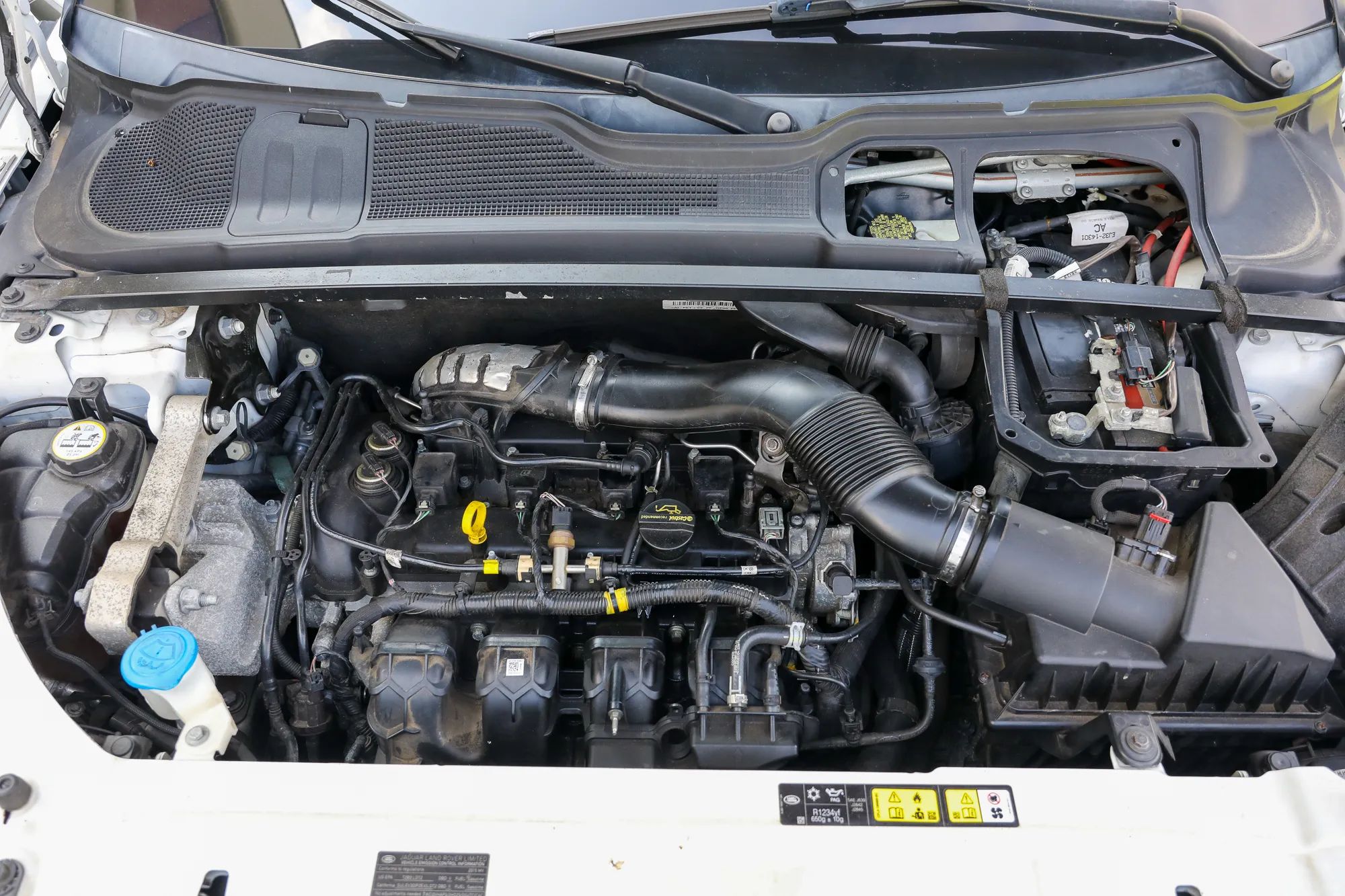 2015 Land Rover Range Rover Evoque Pure Plus Sport Utility 4D — photo 50 of 52