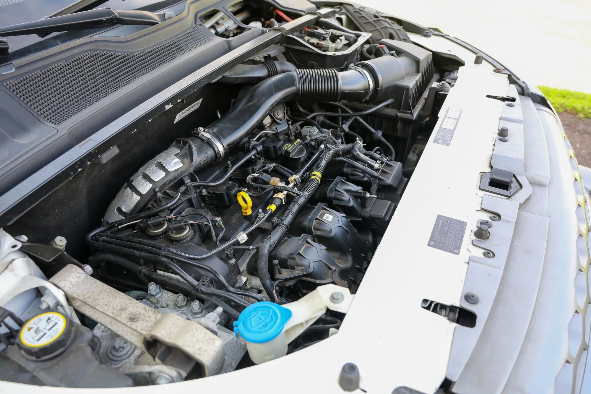 2015 Land Rover Range Rover Evoque Pure Plus Sport Utility 4D — photo 51 of 52