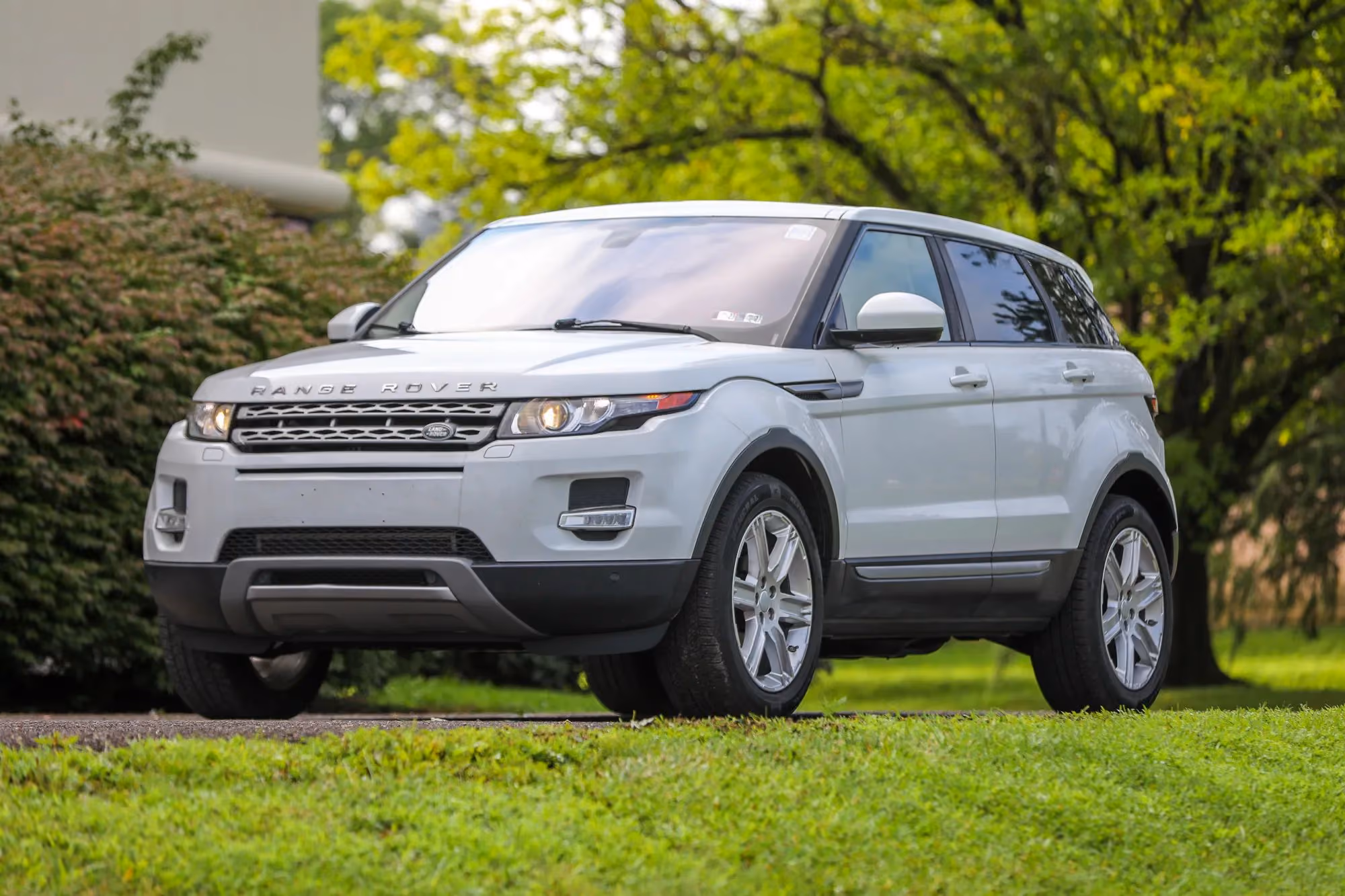 2015 Land Rover Range Rover Evoque Pure Plus Sport Utility 4D — photo 47 of 52