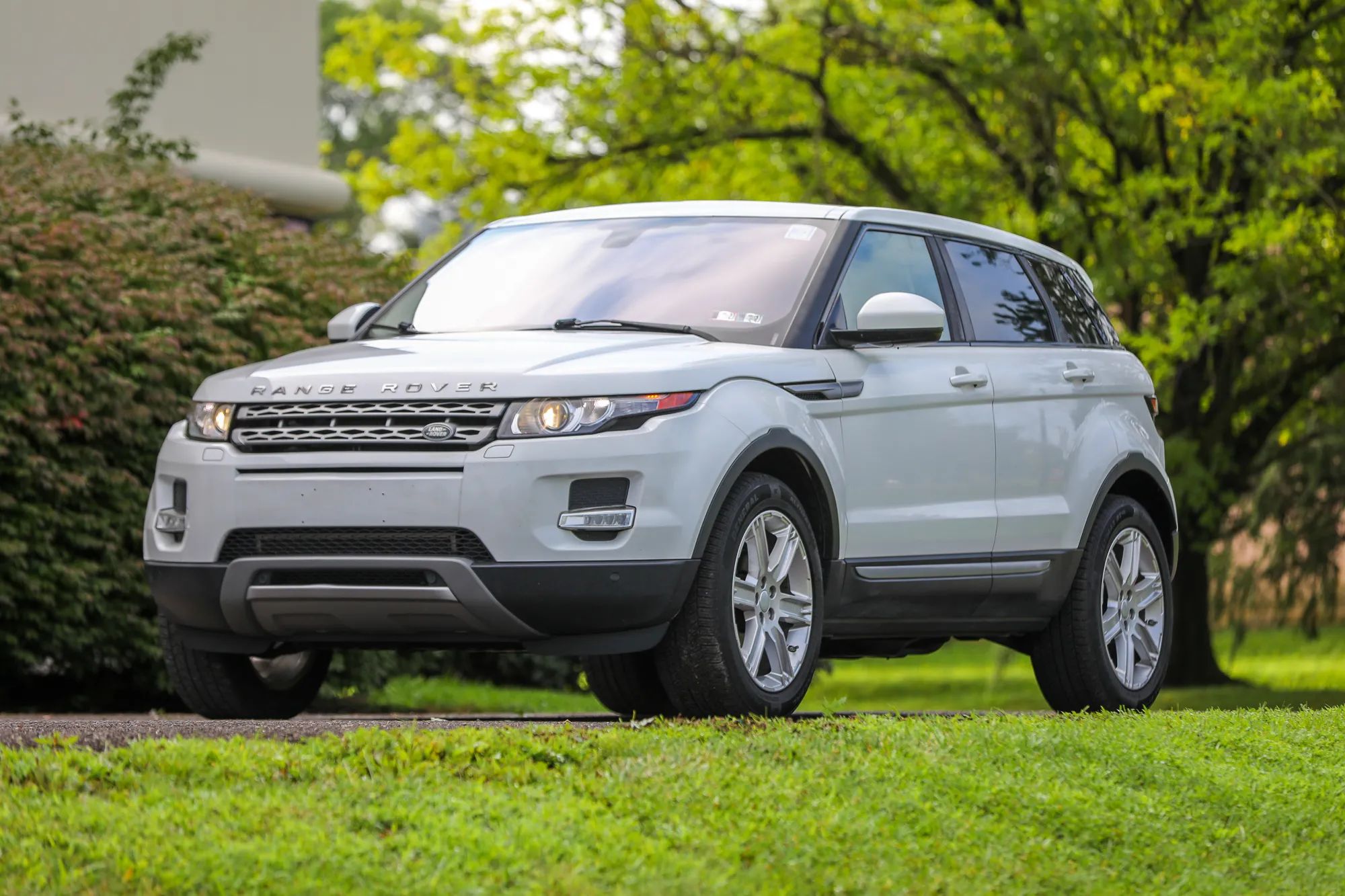 2015 Land Rover Range Rover Evoque Pure Plus Sport Utility 4D — photo 47 of 52
