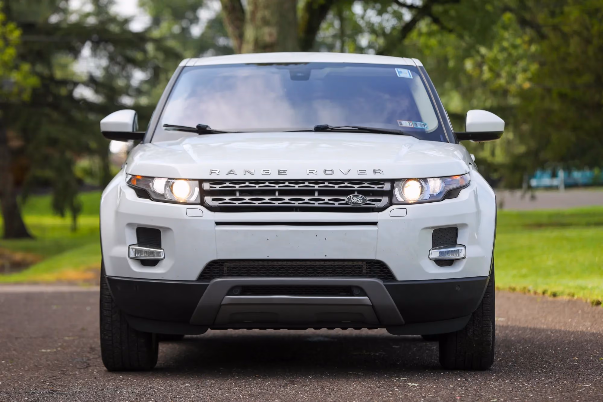 2015 Land Rover Range Rover Evoque Pure Plus Sport Utility 4D — photo 48 of 52