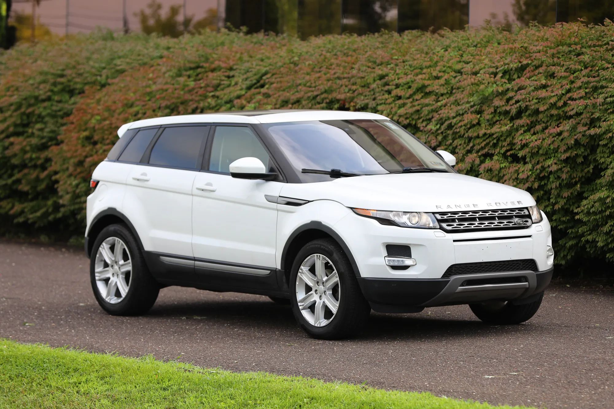 2015 Land Rover Range Rover Evoque Pure Plus Sport Utility 4D — photo 40 of 52