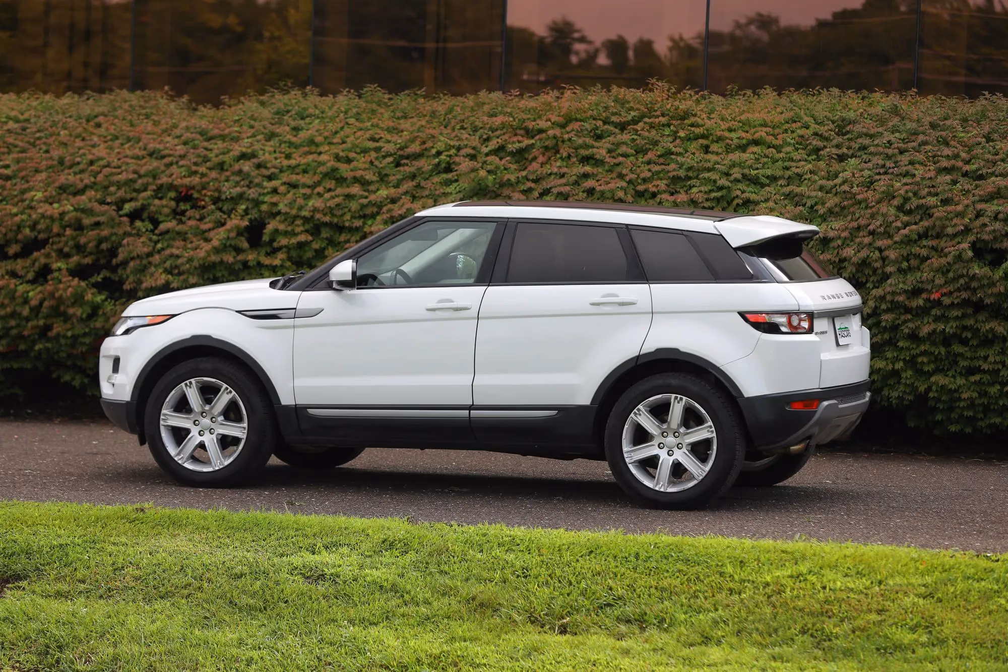 2015 Land Rover Range Rover Evoque Pure Plus Sport Utility 4D — photo 42 of 52