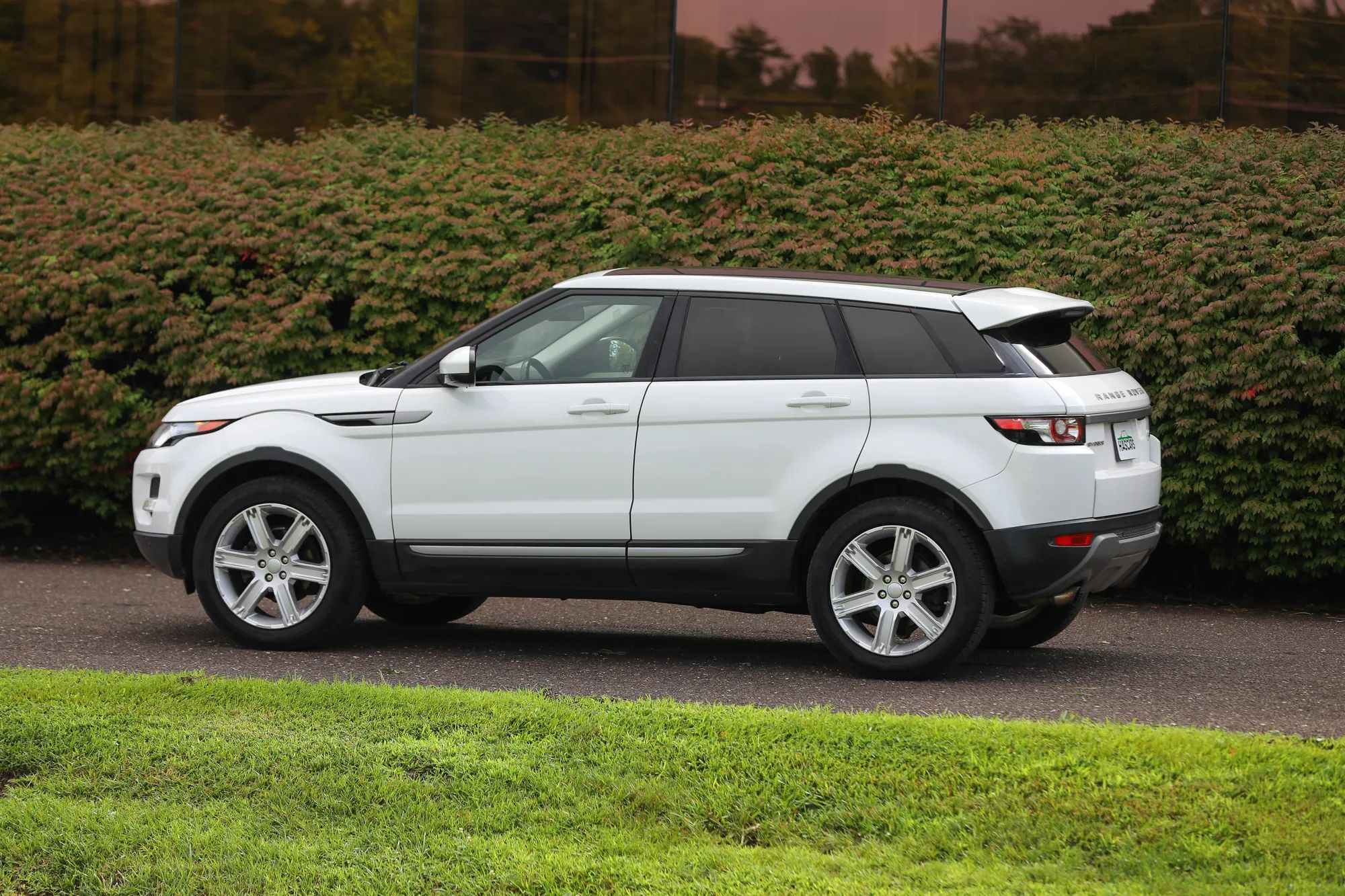 2015 Land Rover Range Rover Evoque Pure Plus Sport Utility 4D — photo 42 of 52