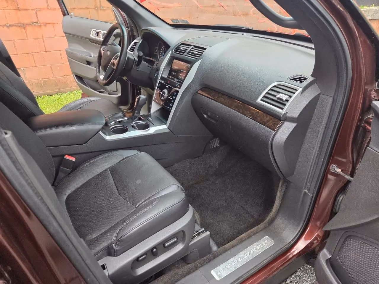 2012 Ford Explorer Limited Sport Utility — photo 14 of 19