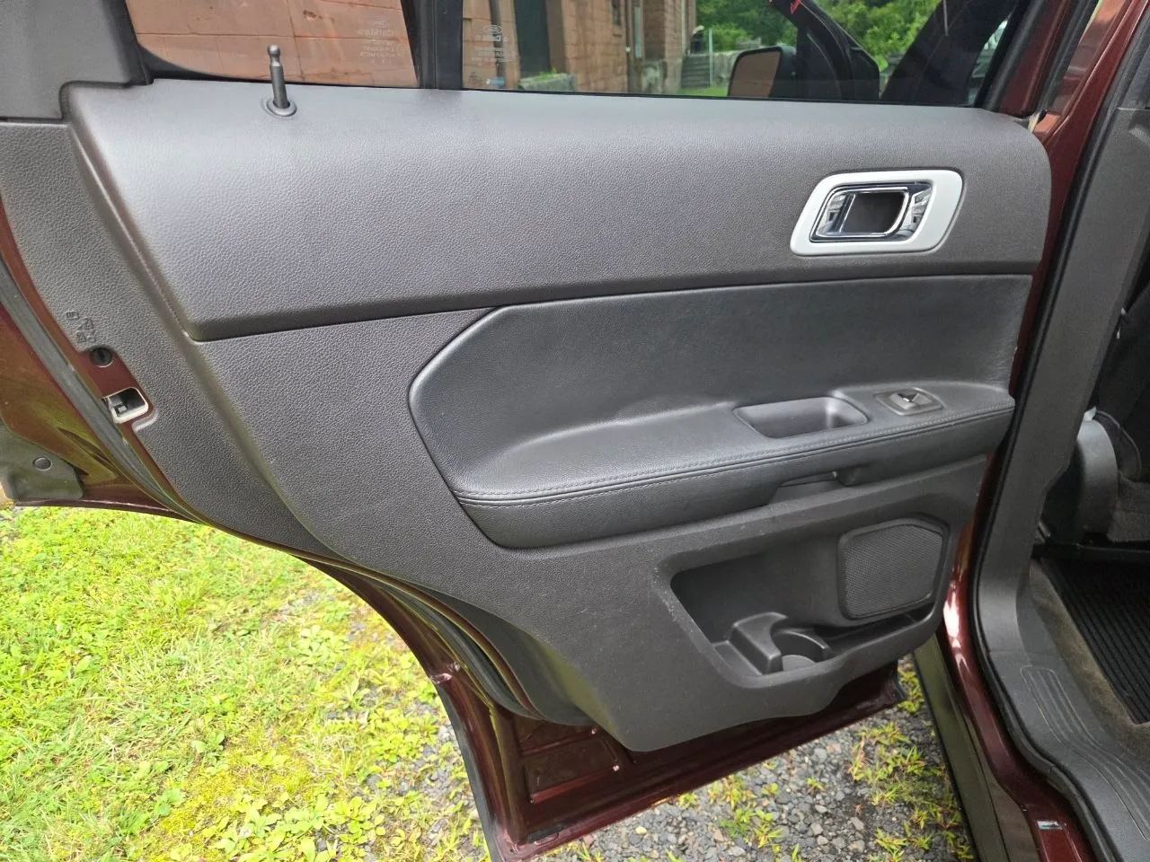 2012 Ford Explorer Limited Sport Utility — photo 16 of 19