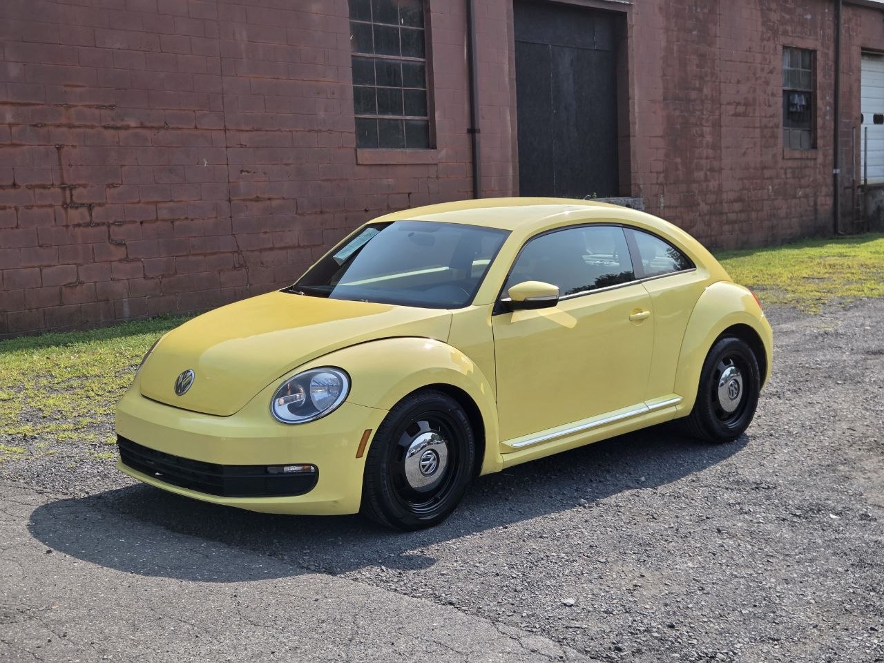 2015 Volkswagen Beetle 1.8T Hatchback 2D
