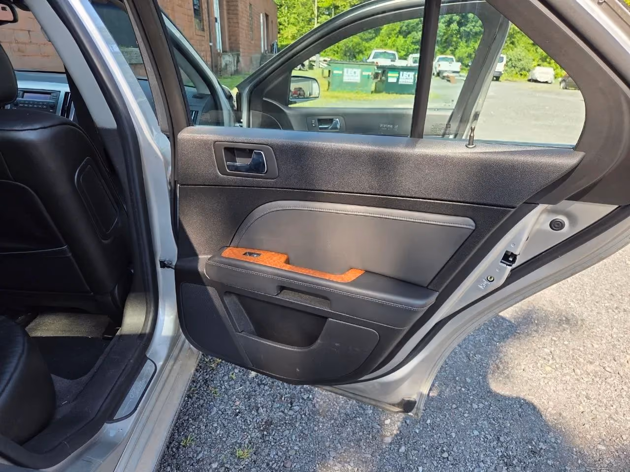 2008 Cadillac STS Sedan 4D — photo 15 of 73