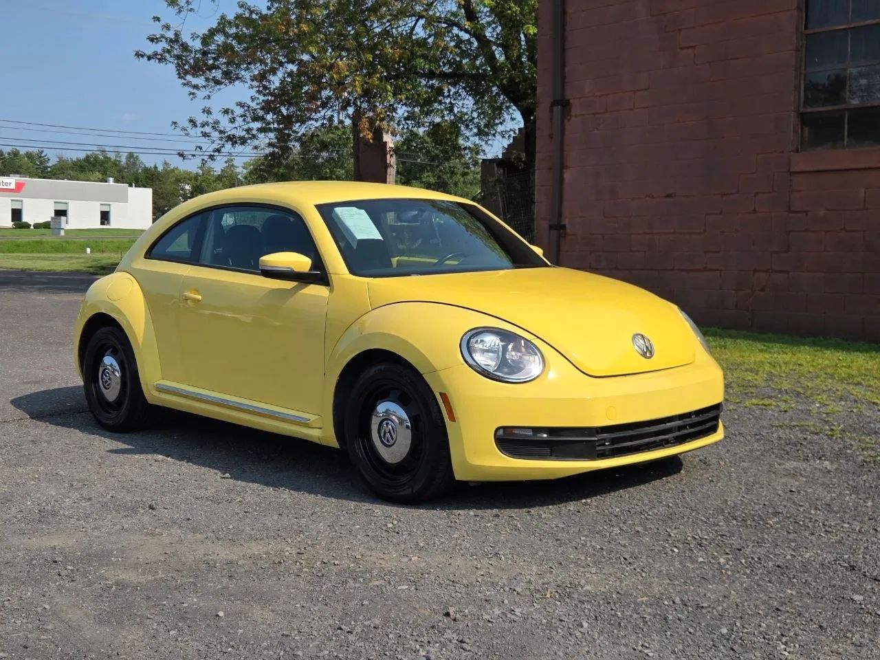 2015 Volkswagen Beetle 1.8T Hatchback 2D — photo 6 of 19