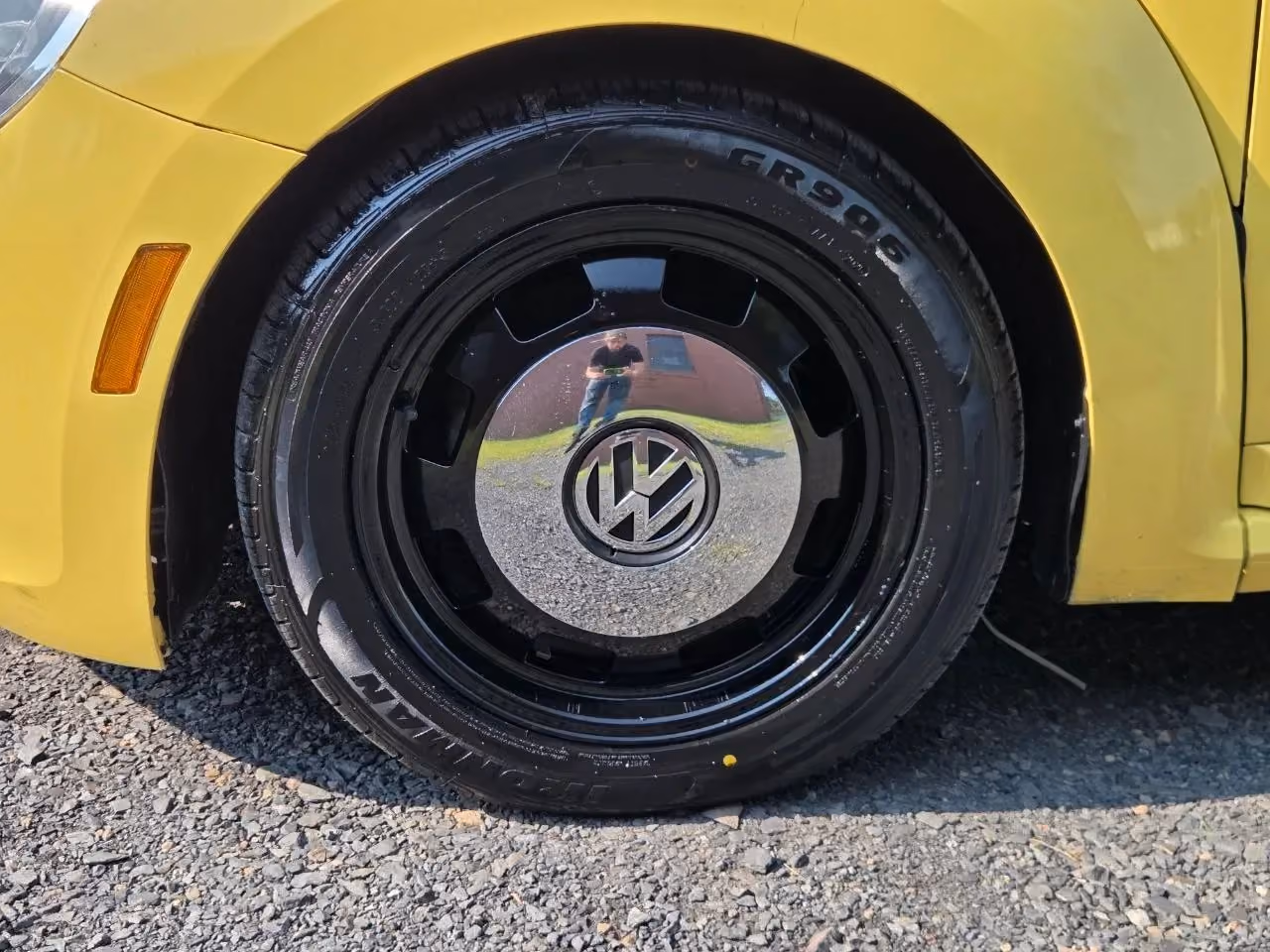 2015 Volkswagen Beetle 1.8T Hatchback 2D — photo 8 of 19
