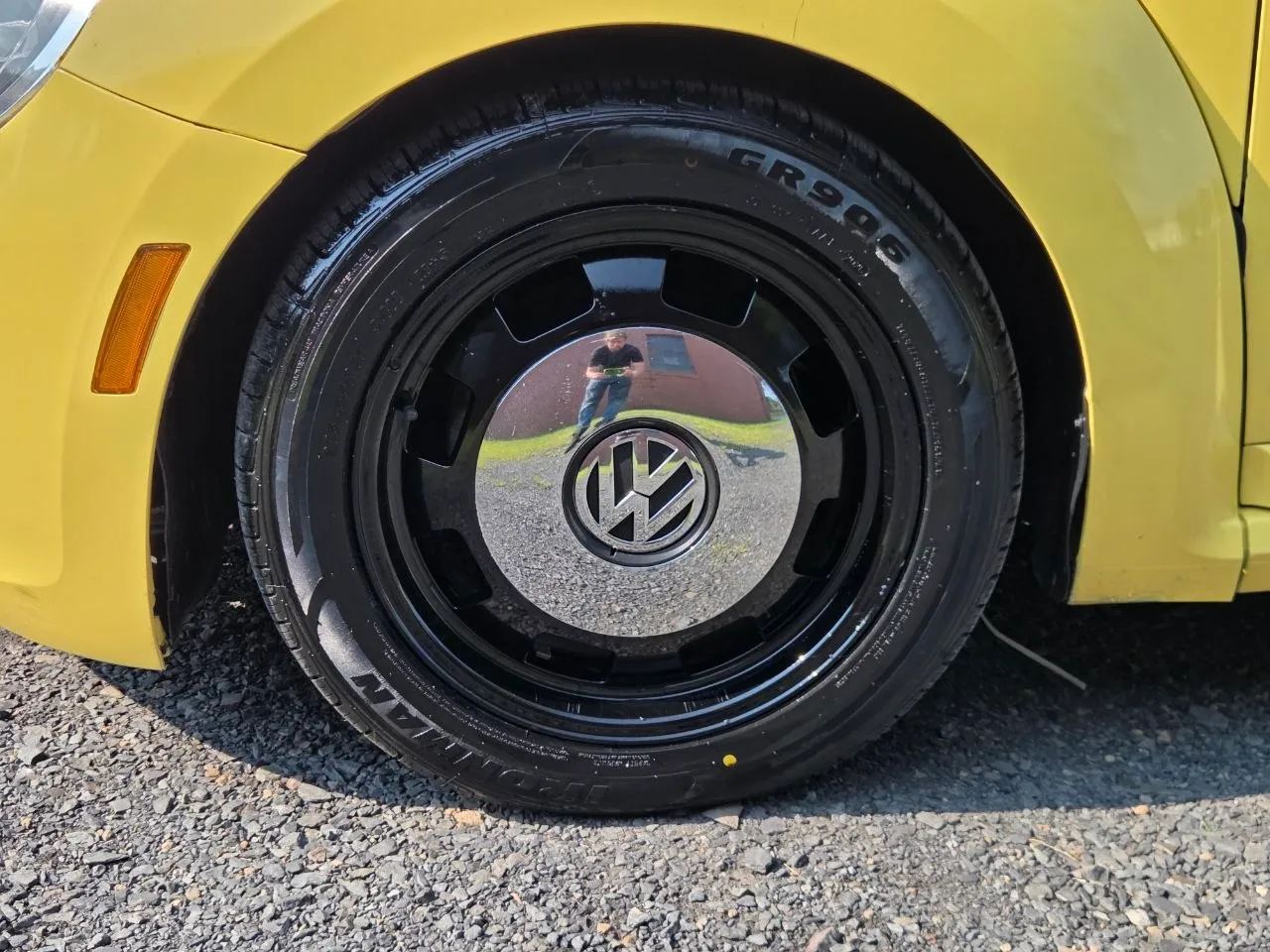 2015 Volkswagen Beetle 1.8T Hatchback 2D — photo 8 of 19