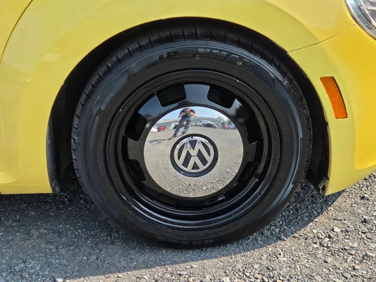 2015 Volkswagen Beetle 1.8T Hatchback 2D — photo 10 of 19