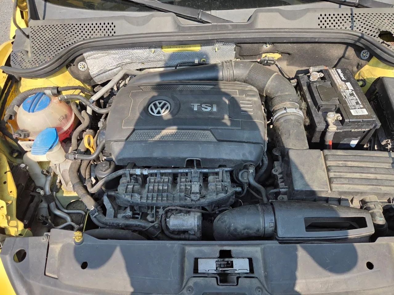 2015 Volkswagen Beetle 1.8T Hatchback 2D — photo 17 of 19