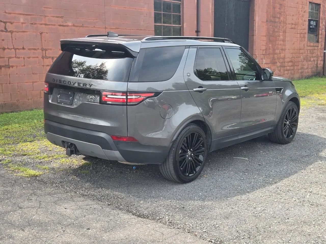 2017 Land Rover Discovery HSE Luxury Sport Utility 4D — photo 5 of 22