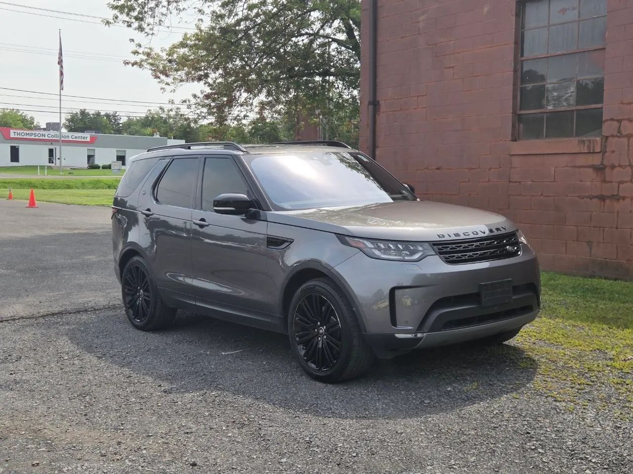 2017 Land Rover Discovery HSE Luxury Sport Utility 4D — photo 7 of 22