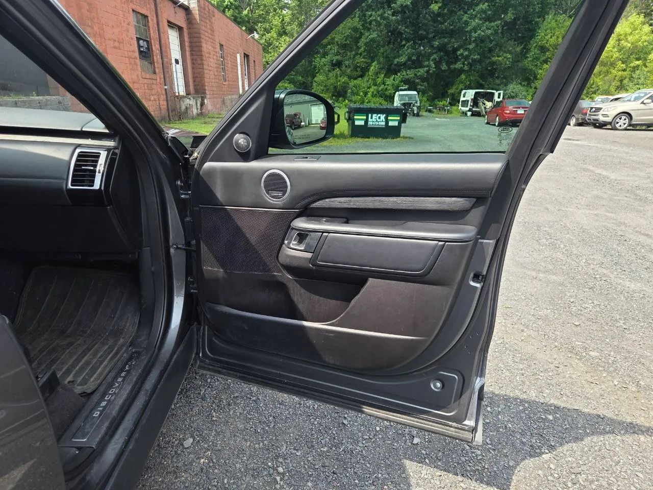 2017 Land Rover Discovery HSE Luxury Sport Utility 4D — photo 22 of 22