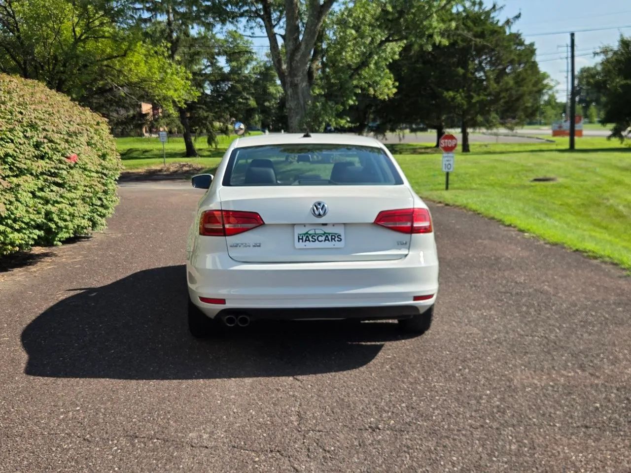 2015 Volkswagen Jetta — photo 8 of 27