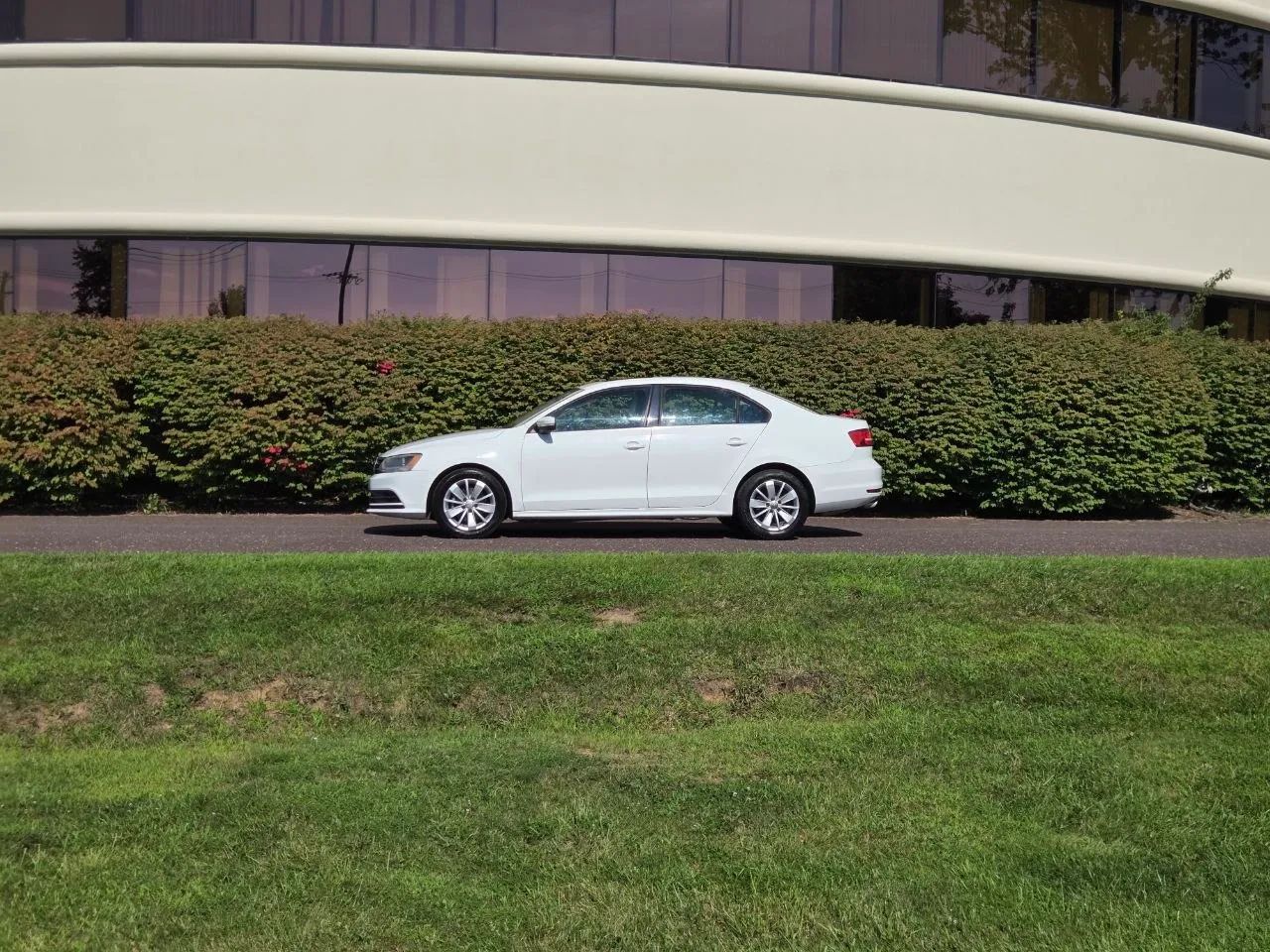 2015 Volkswagen Jetta — photo 13 of 27
