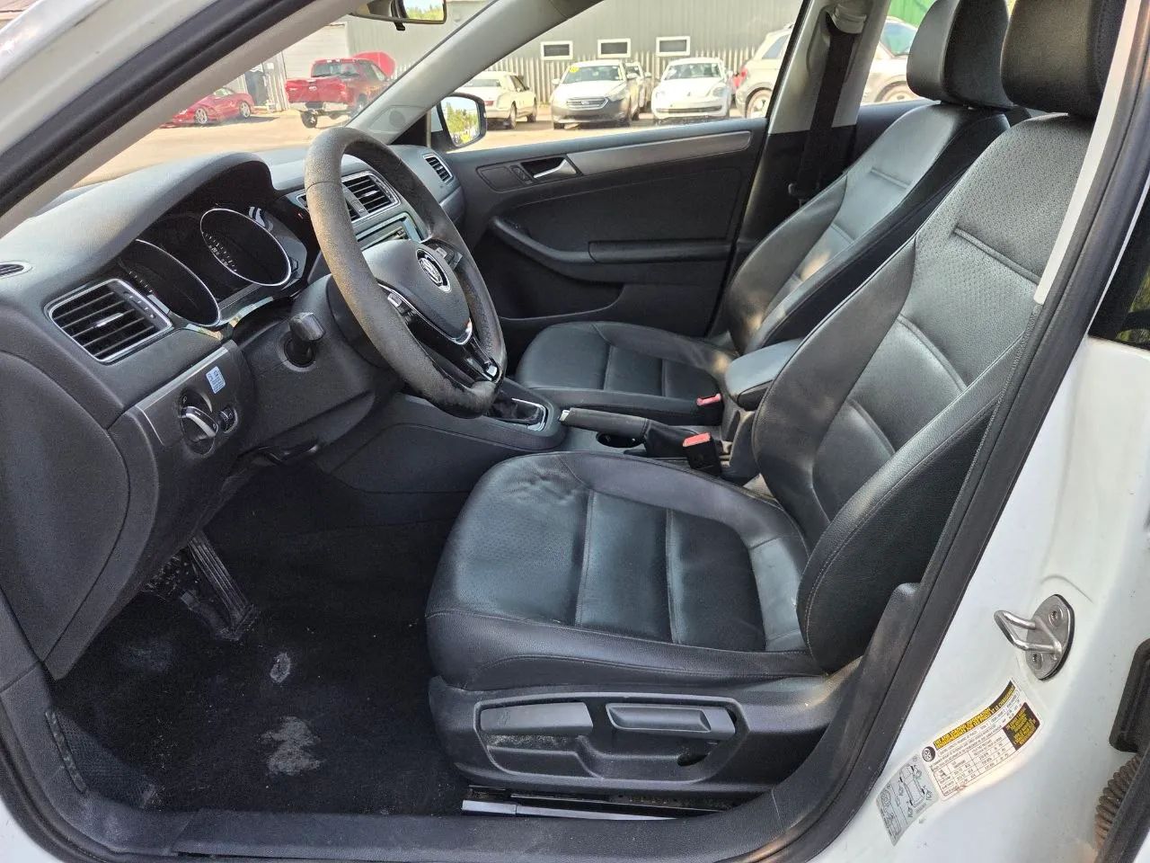 2015 Volkswagen Jetta — photo 16 of 27