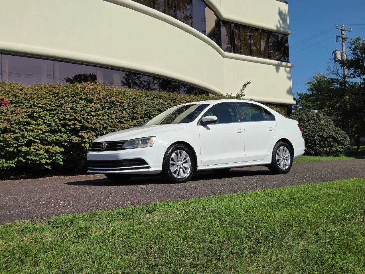 2015 Volkswagen Jetta — photo 18 of 27