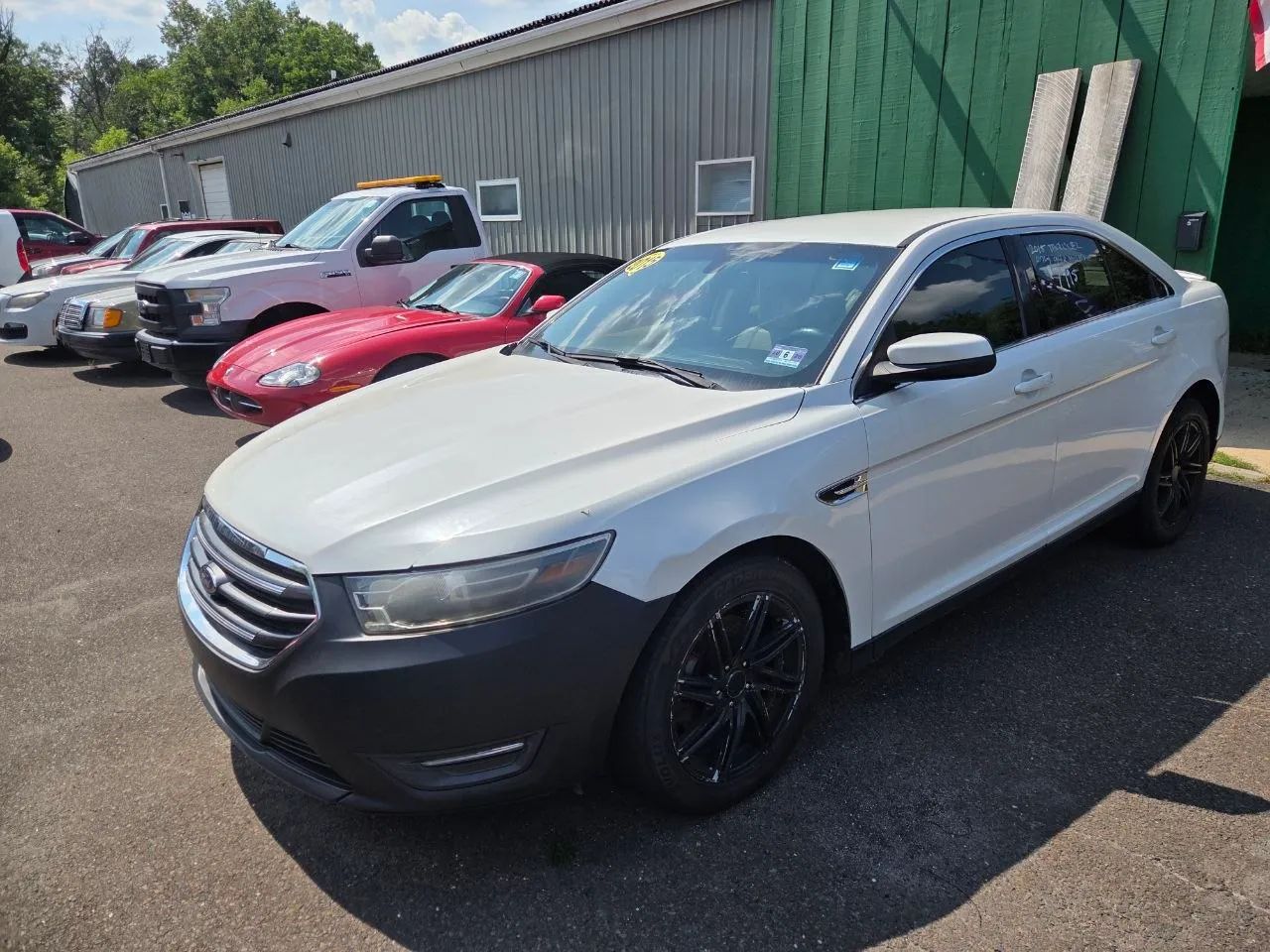 2015 Ford Taurus SEL Sedan 4D — photo 2 of 7