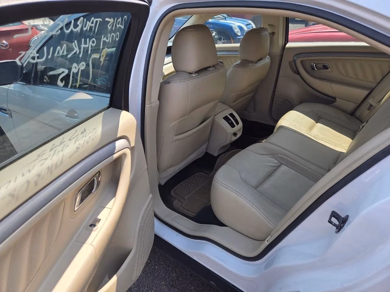2015 Ford Taurus SEL Sedan 4D — photo 6 of 7