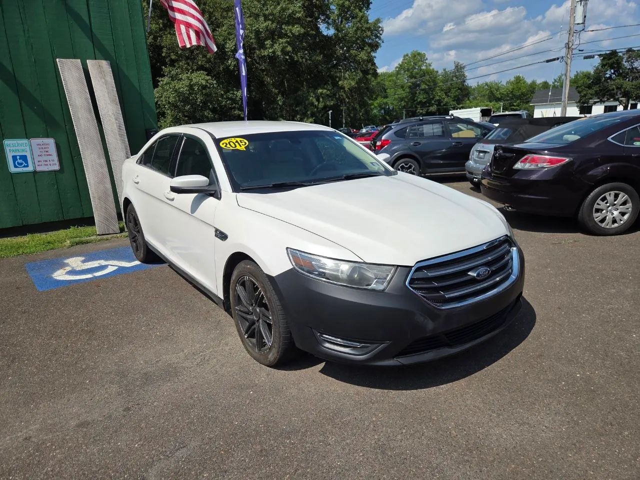 2015 Ford Taurus SEL Sedan 4D — photo 4 of 7