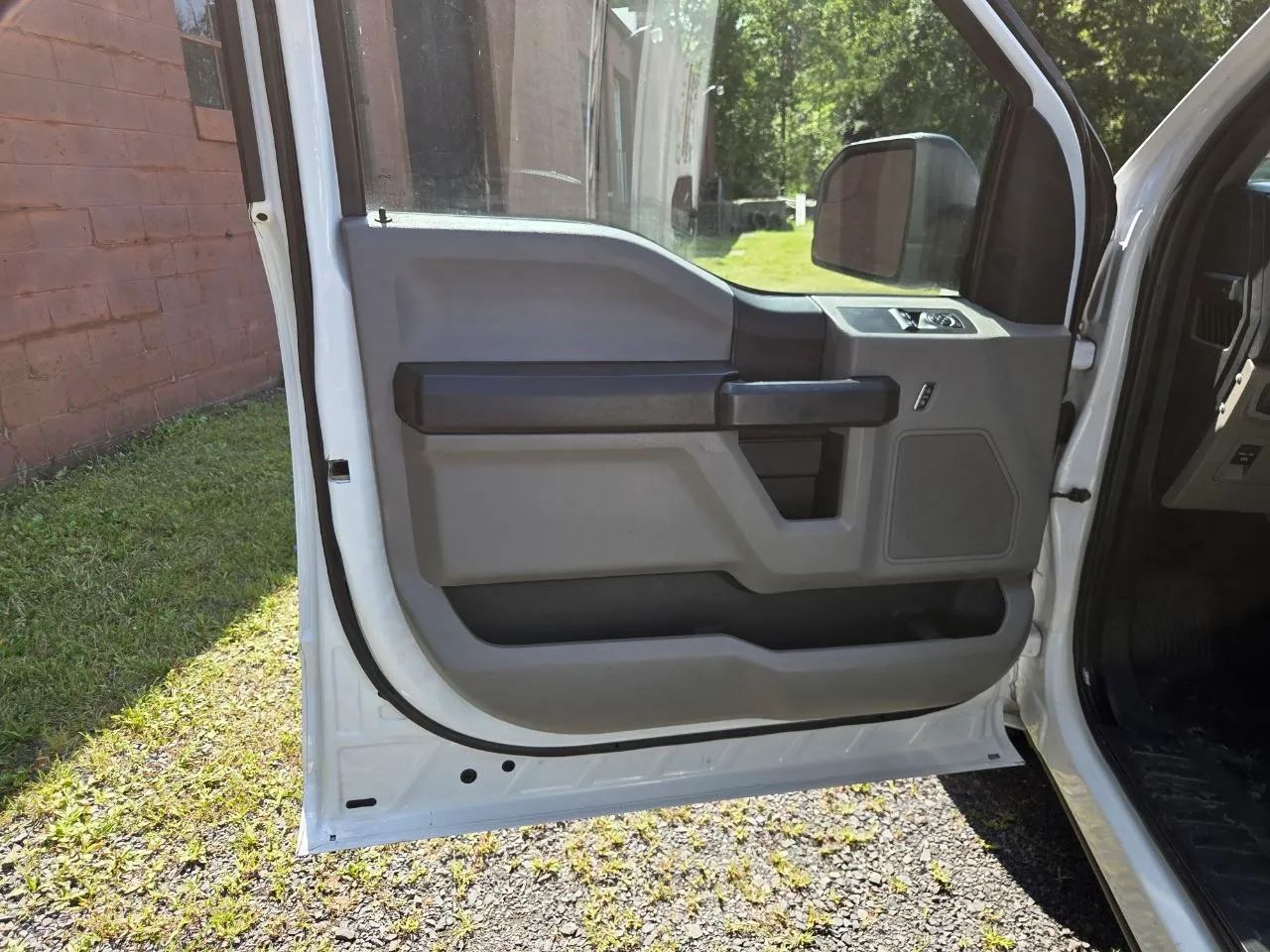 2015 Ford F150 Regular Cab XL Pickup 2D 8 ft — photo 10 of 20