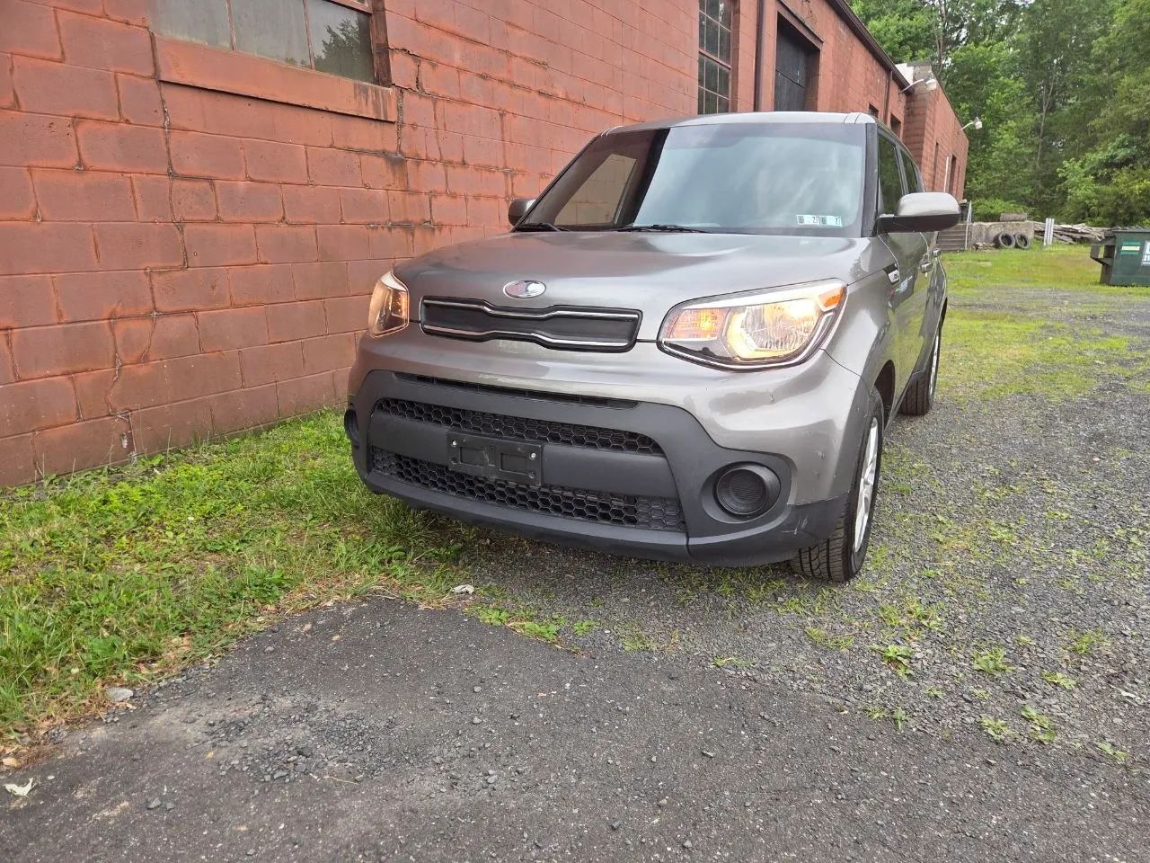 2017 Kia Soul Wagon 4D — photo 2 of 23