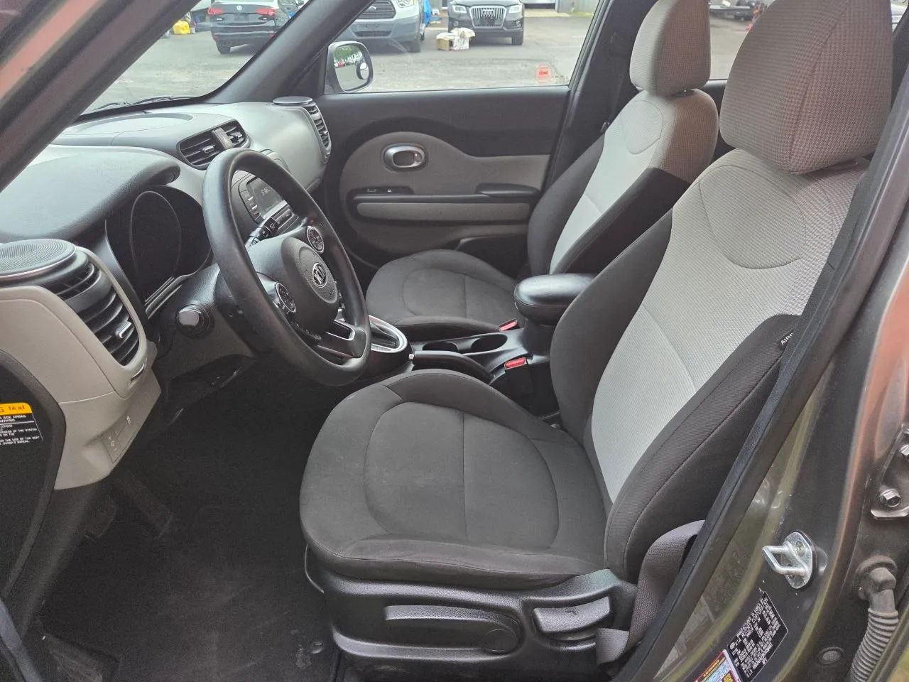 2017 Kia Soul Wagon 4D — photo 19 of 23