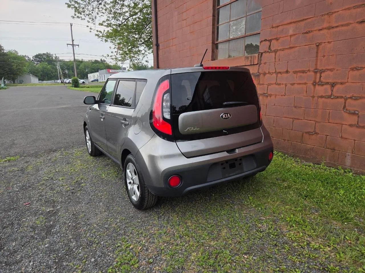 2017 Kia Soul Wagon 4D — photo 5 of 23