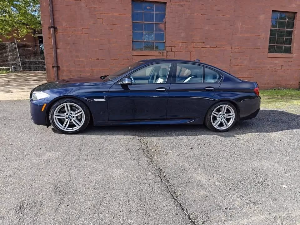 2015 BMW 5 Series 535d Sedan 4D — photo 2 of 20