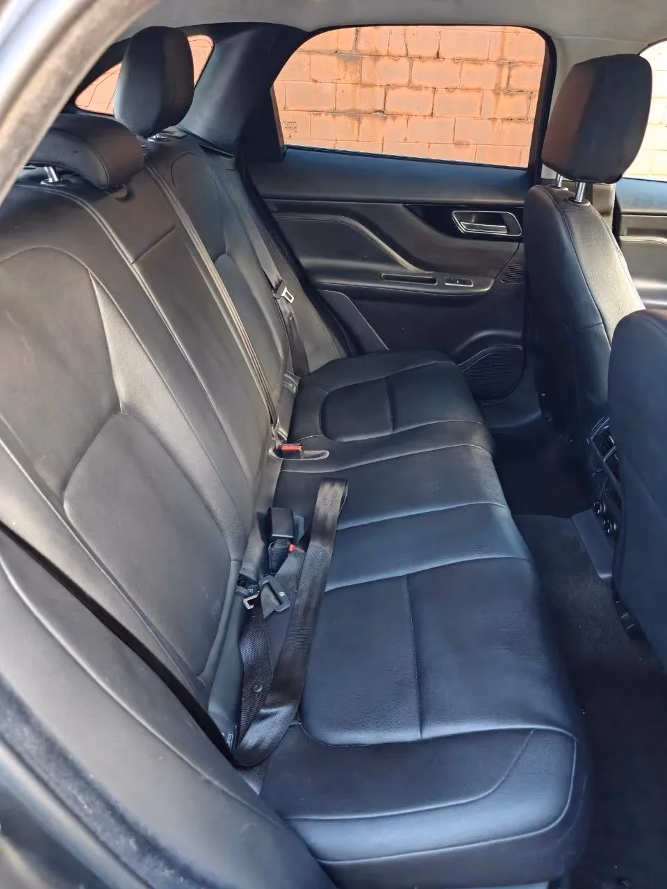 2019 Jaguar F-PACE — photo 6 of 40
