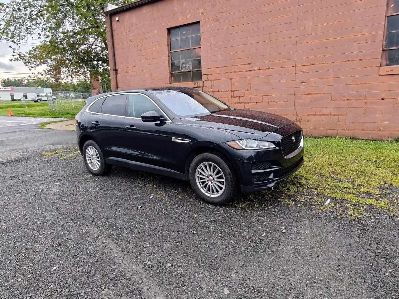 2019 Jaguar F-PACE — photo 1 of 40