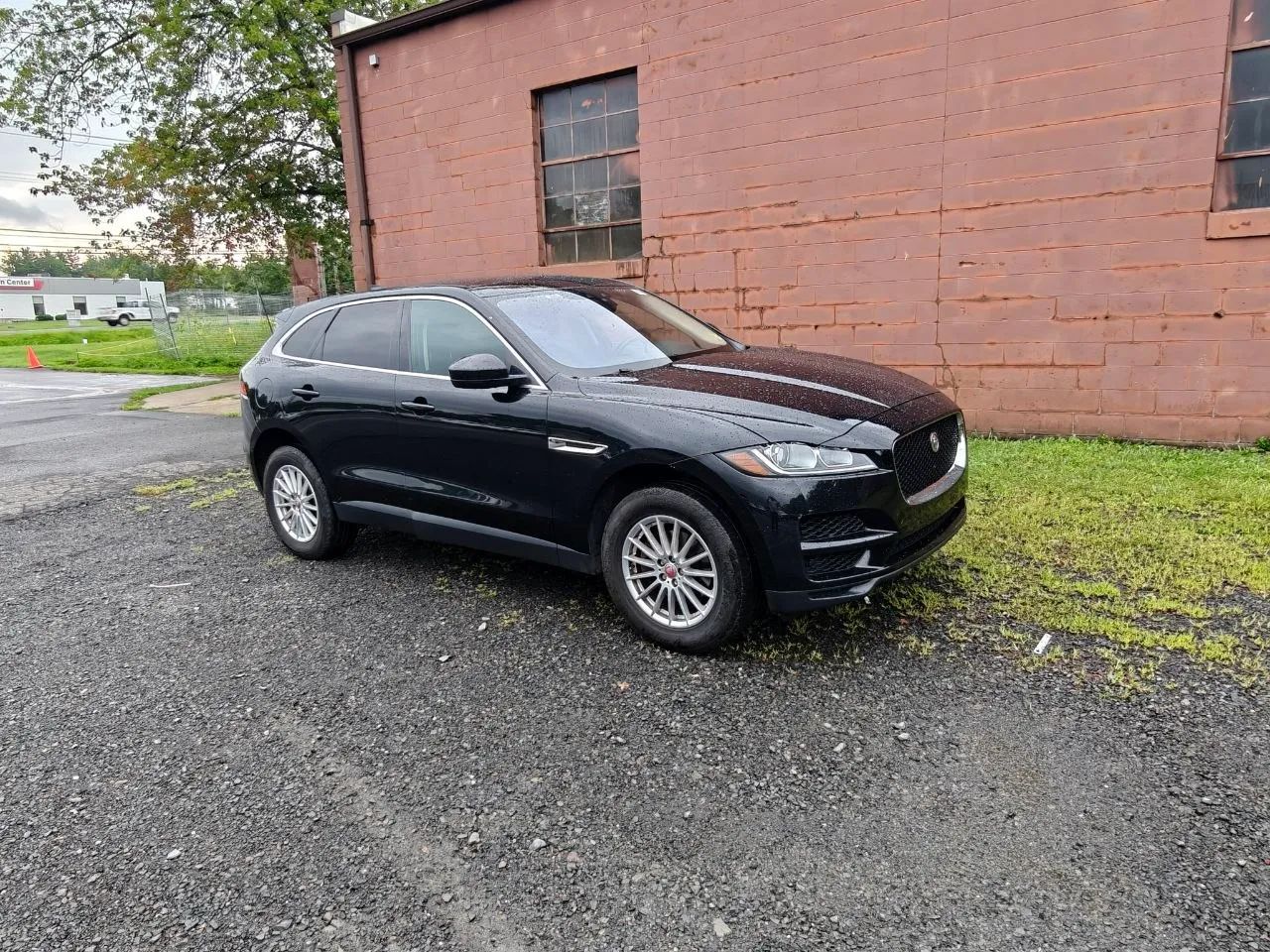 2019 Jaguar F-PACE — photo 1 of 40