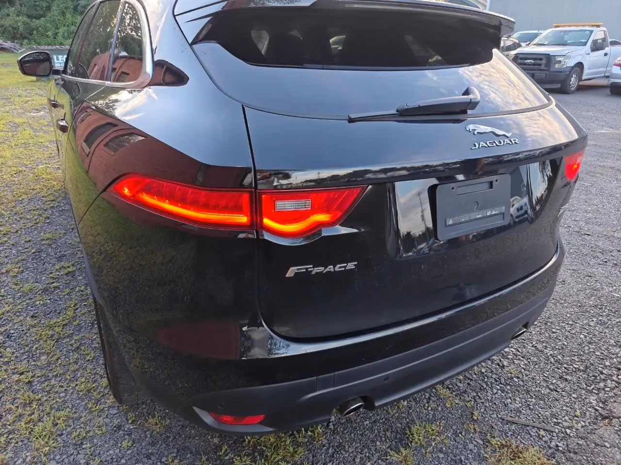 2019 Jaguar F-PACE — photo 8 of 40