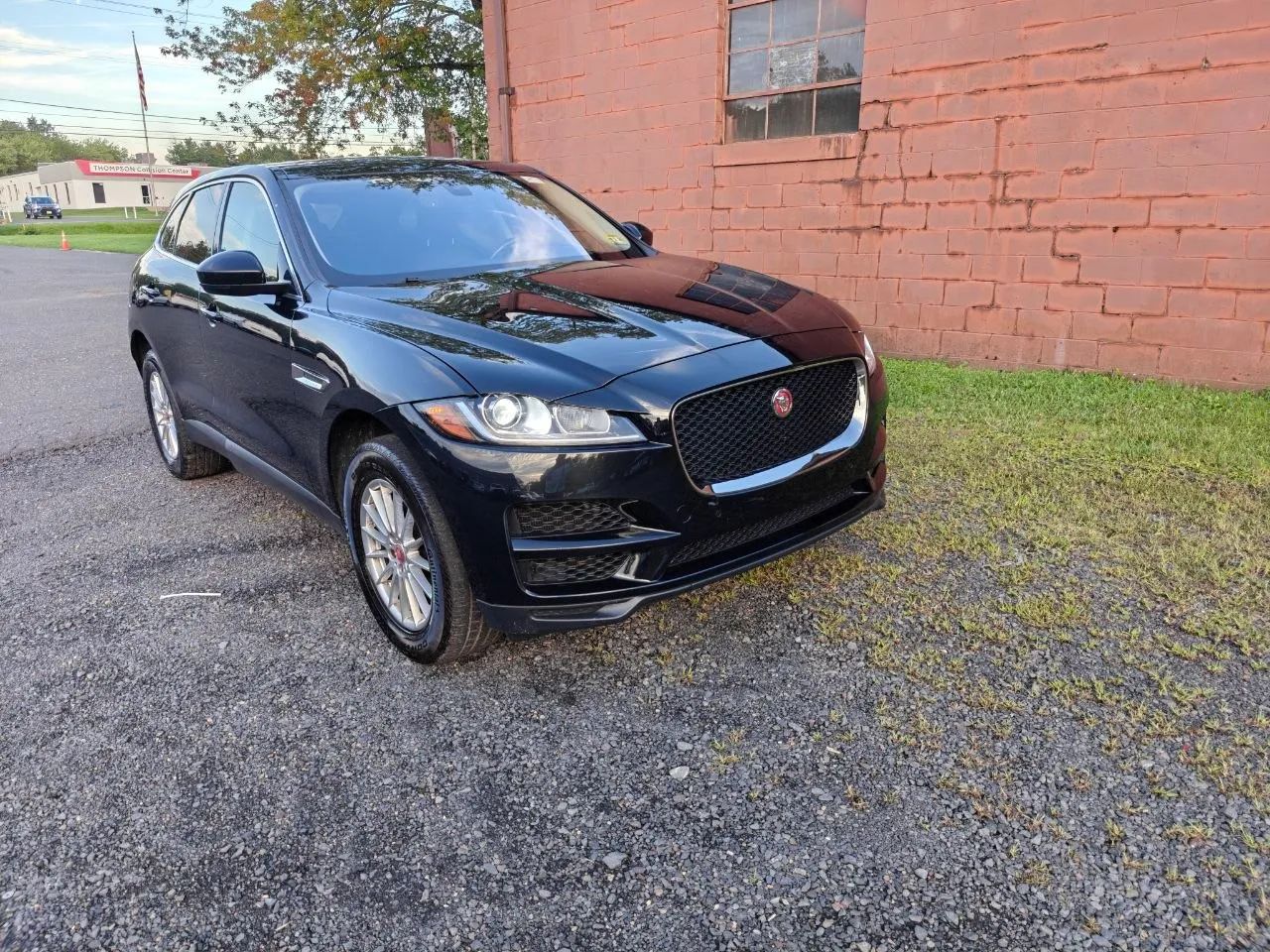 2019 Jaguar F-PACE — photo 18 of 40