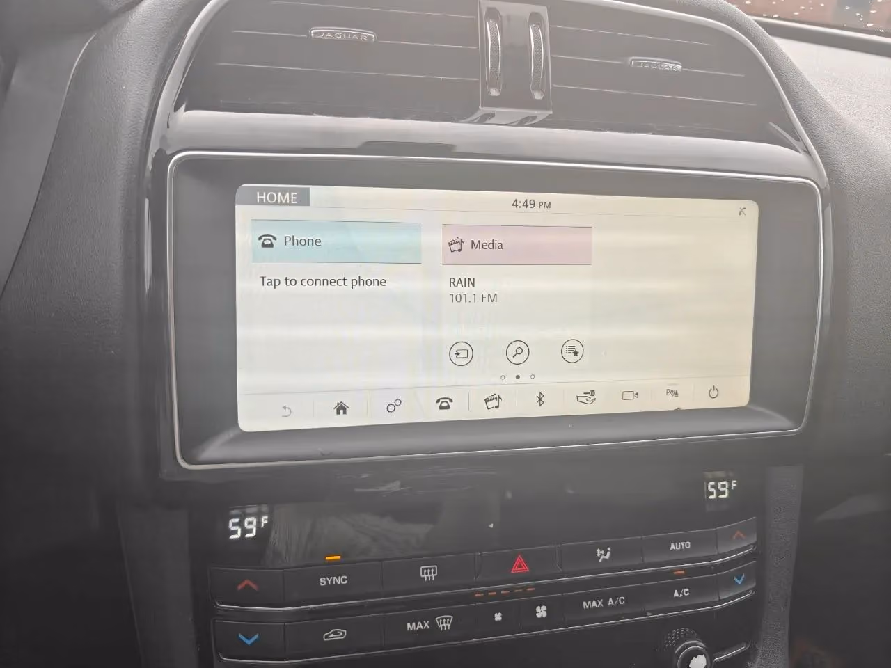 2019 Jaguar F-PACE — photo 36 of 40