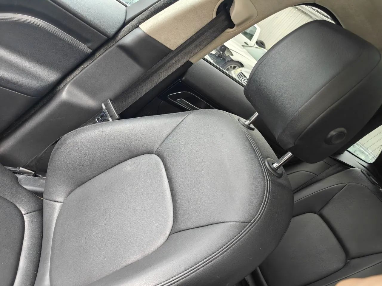 2019 Jaguar F-PACE — photo 33 of 40