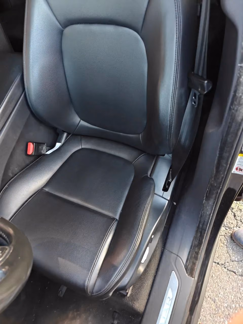 2019 Jaguar F-PACE — photo 30 of 40