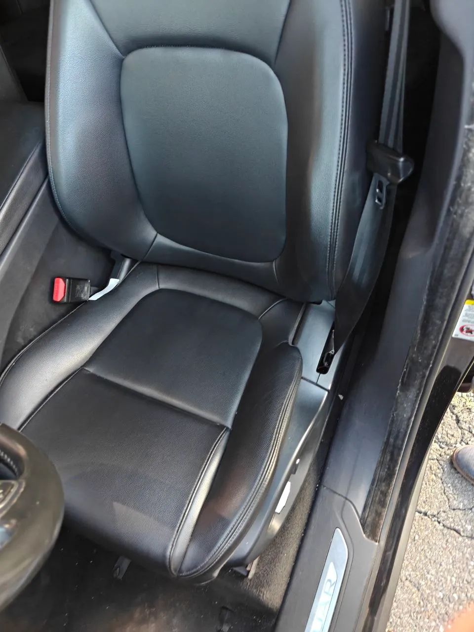 2019 Jaguar F-PACE — photo 30 of 40