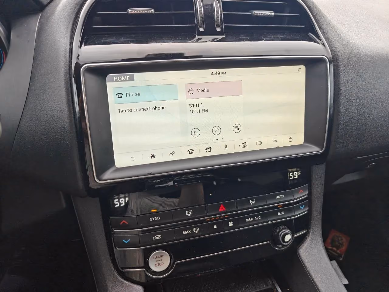 2019 Jaguar F-PACE — photo 38 of 40