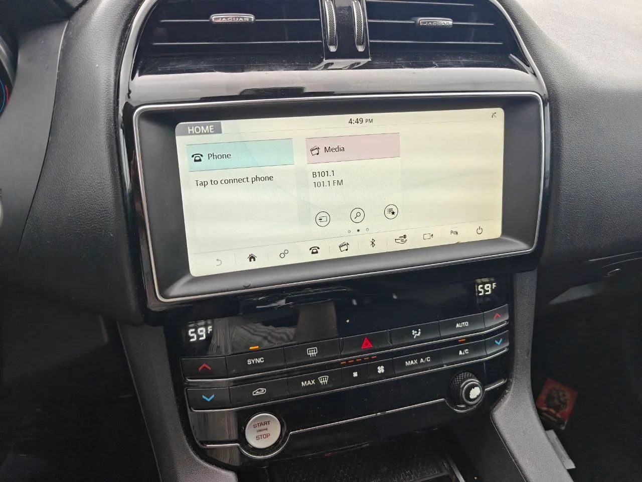 2019 Jaguar F-PACE — photo 38 of 40