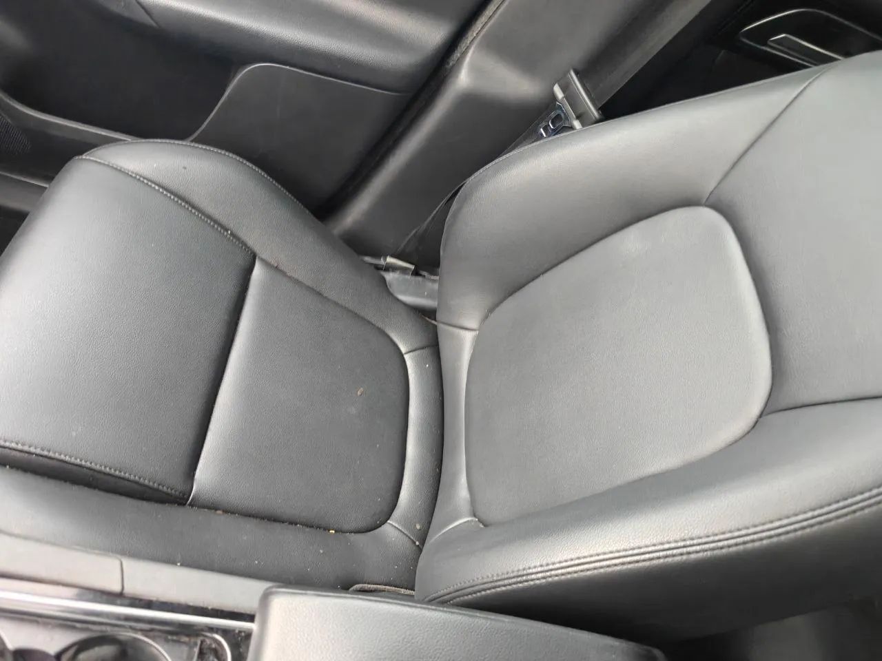 2019 Jaguar F-PACE — photo 32 of 40