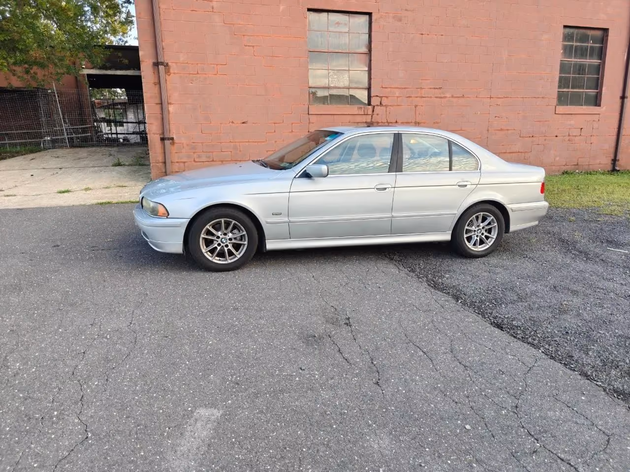 2003 BMW 5 Series — photo 36 of 40